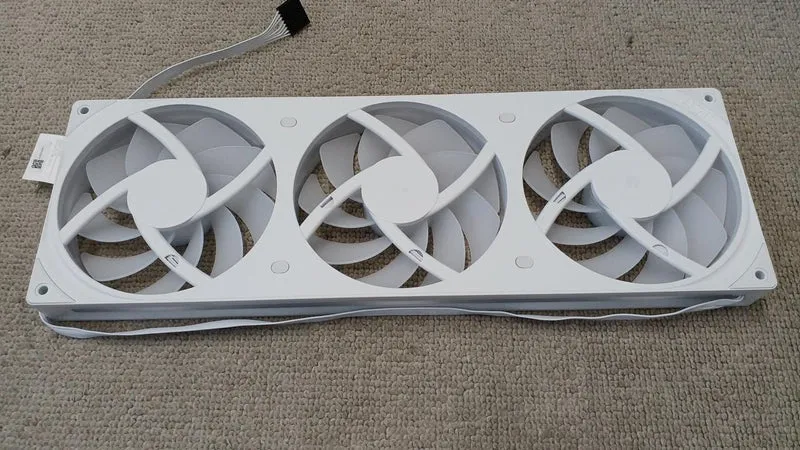 Refroidisseur à eau NZXT RL-KR360-W2