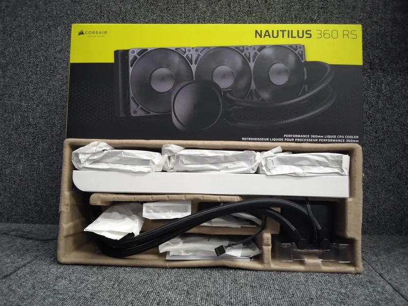 Refroidisseur de processeur à refroidissement liquide CORSAIR NAUTILUS 360 RS