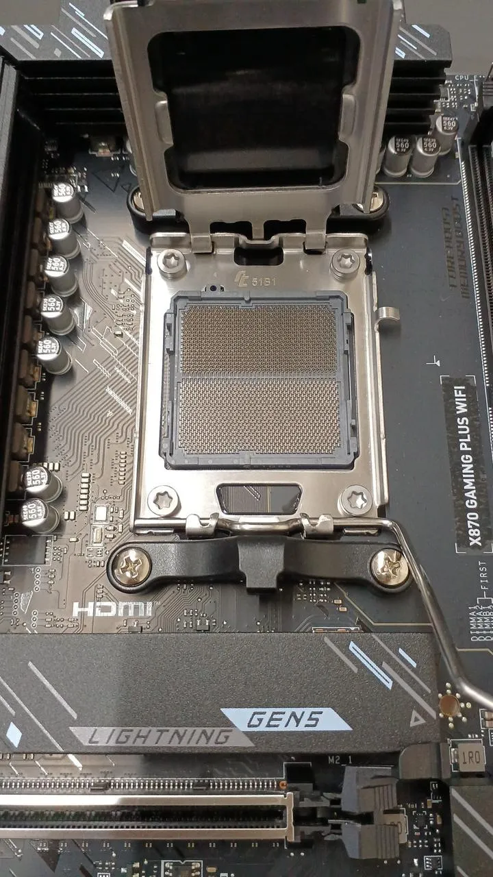 Carte mère MSI : X870 GAMING PLUS WIFI