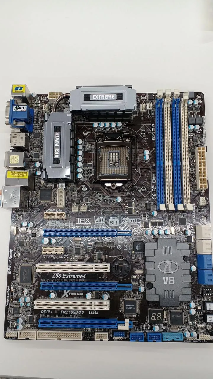Carte mère ASROCK Z68 EXTREME4