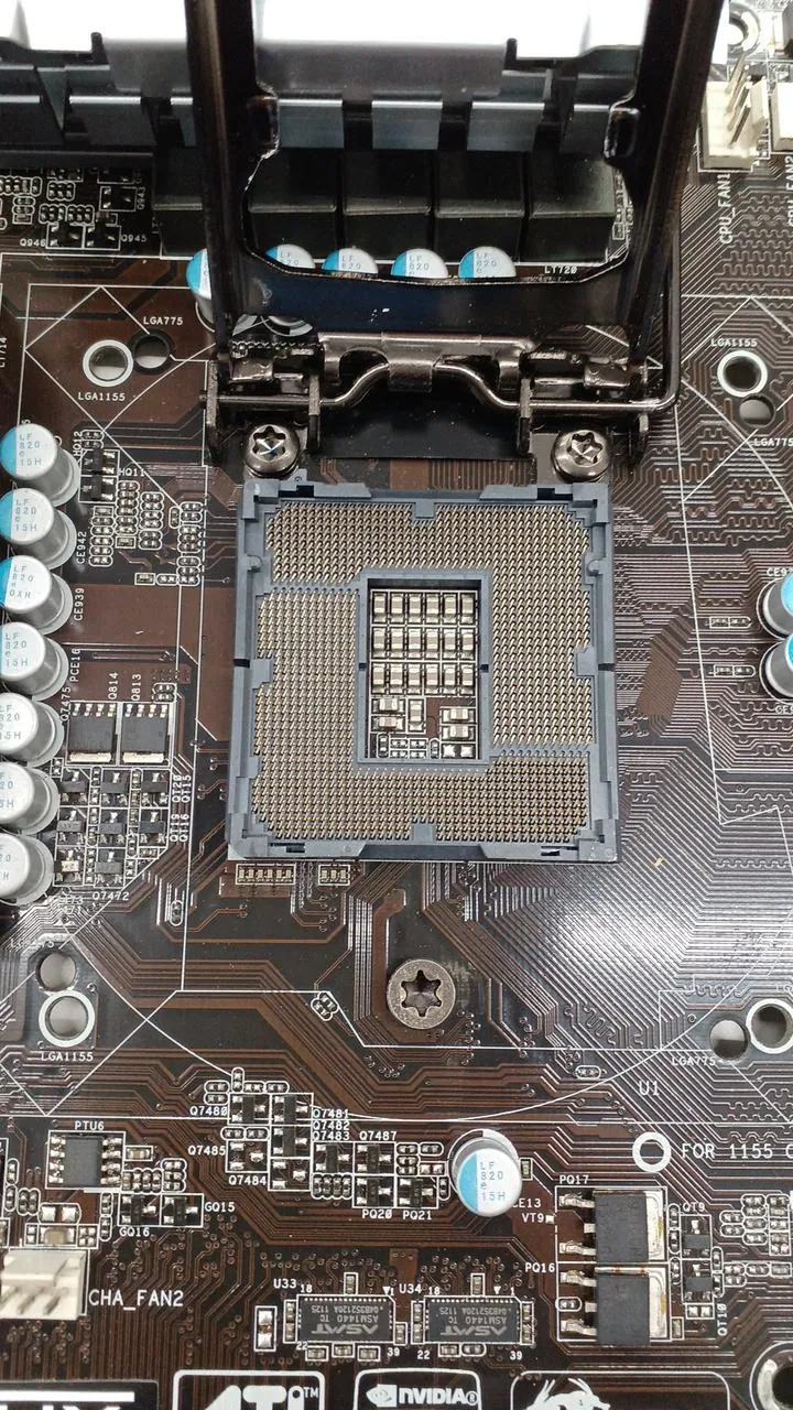 Carte mère ASROCK Z68 EXTREME4