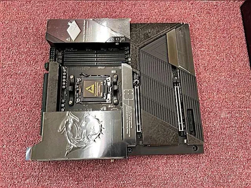 Carte mère MSI compatible AMD MEG X870E GODLIKE