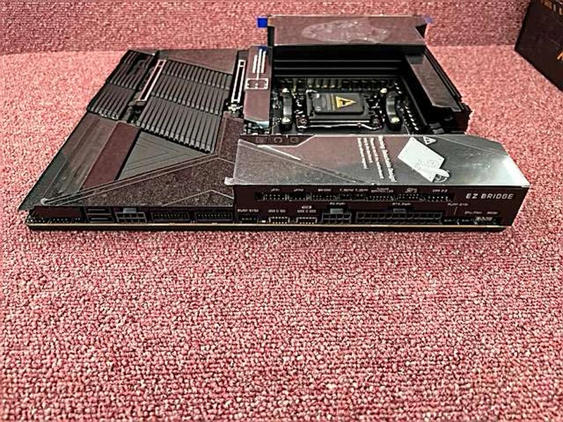 Carte mère MSI compatible AMD MEG X870E GODLIKE