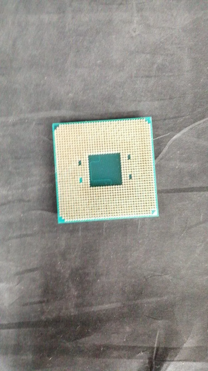 Processeur AMD Ryzen 3 2200G