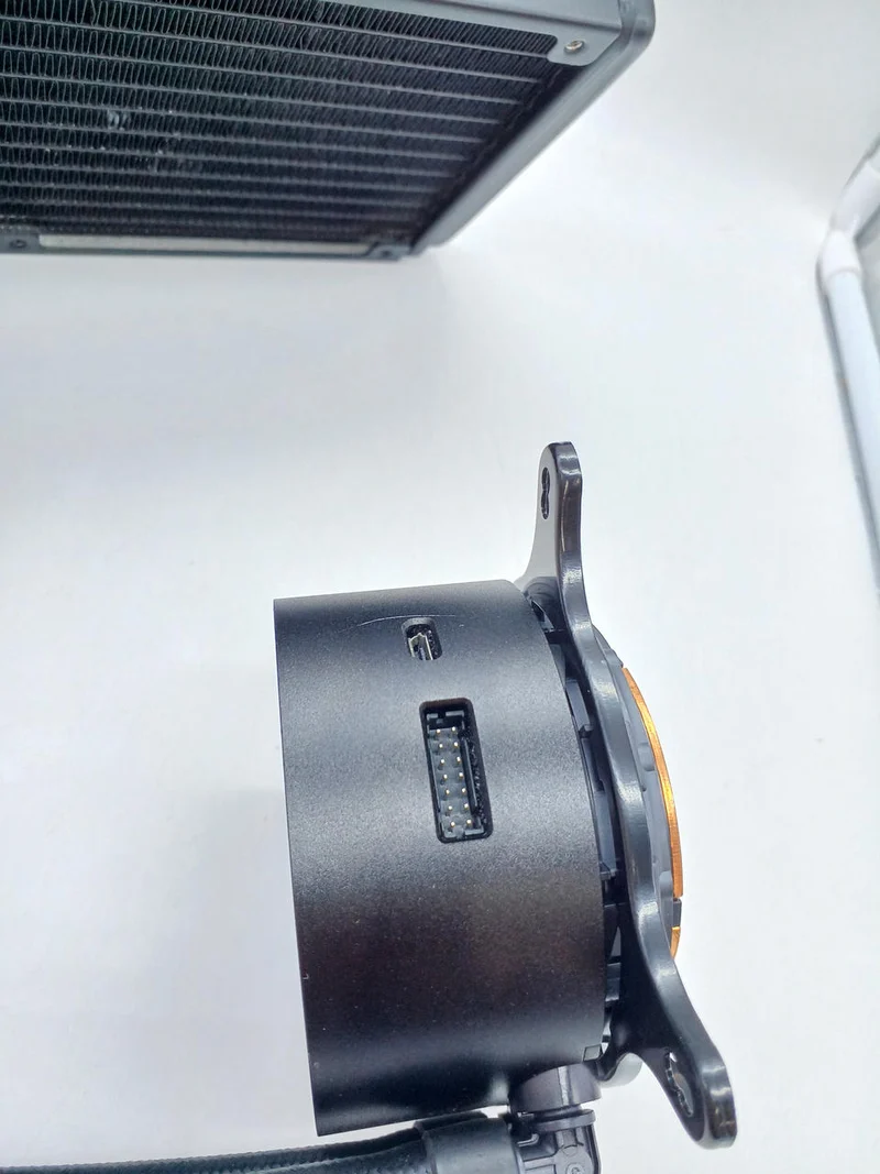 Refroidisseur d'eau NZXT KRAKEN Z73