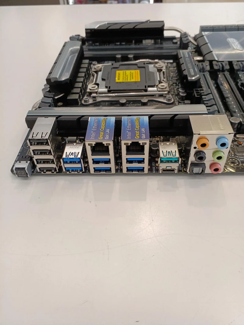 Carte mère ASUS compatible Intel WS X299 SAGE