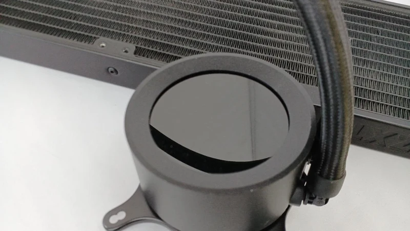 Refroidisseur d'eau NZXT KRAKEN Z73