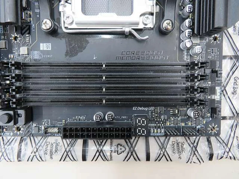 Carte mère MSI compatible AMD MAG X870 TOMAHAWK WIFI
