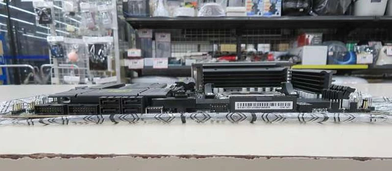 Carte mère MSI compatible AMD MAG X870 TOMAHAWK WIFI