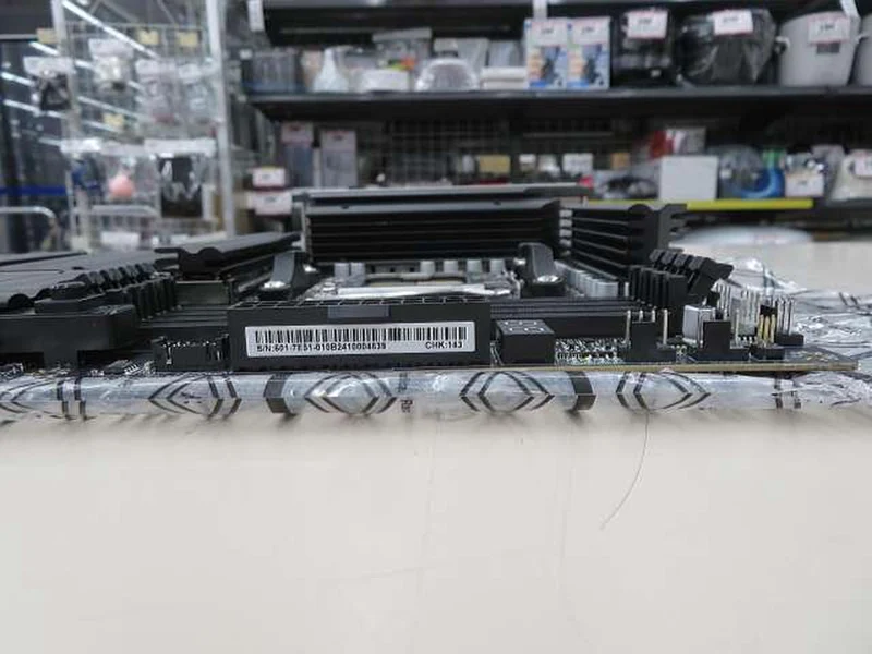Carte mère MSI compatible AMD MAG X870 TOMAHAWK WIFI