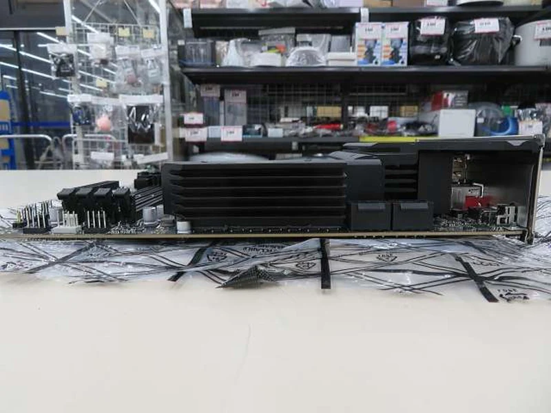 Carte mère MSI compatible AMD MAG X870 TOMAHAWK WIFI