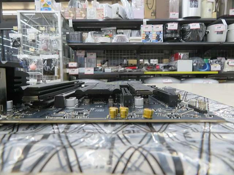 Carte mère MSI compatible AMD MAG X870 TOMAHAWK WIFI