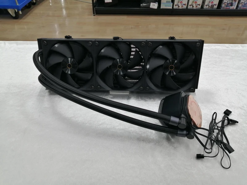 Refroidisseur à eau OCYPUA LOTA L36 BK