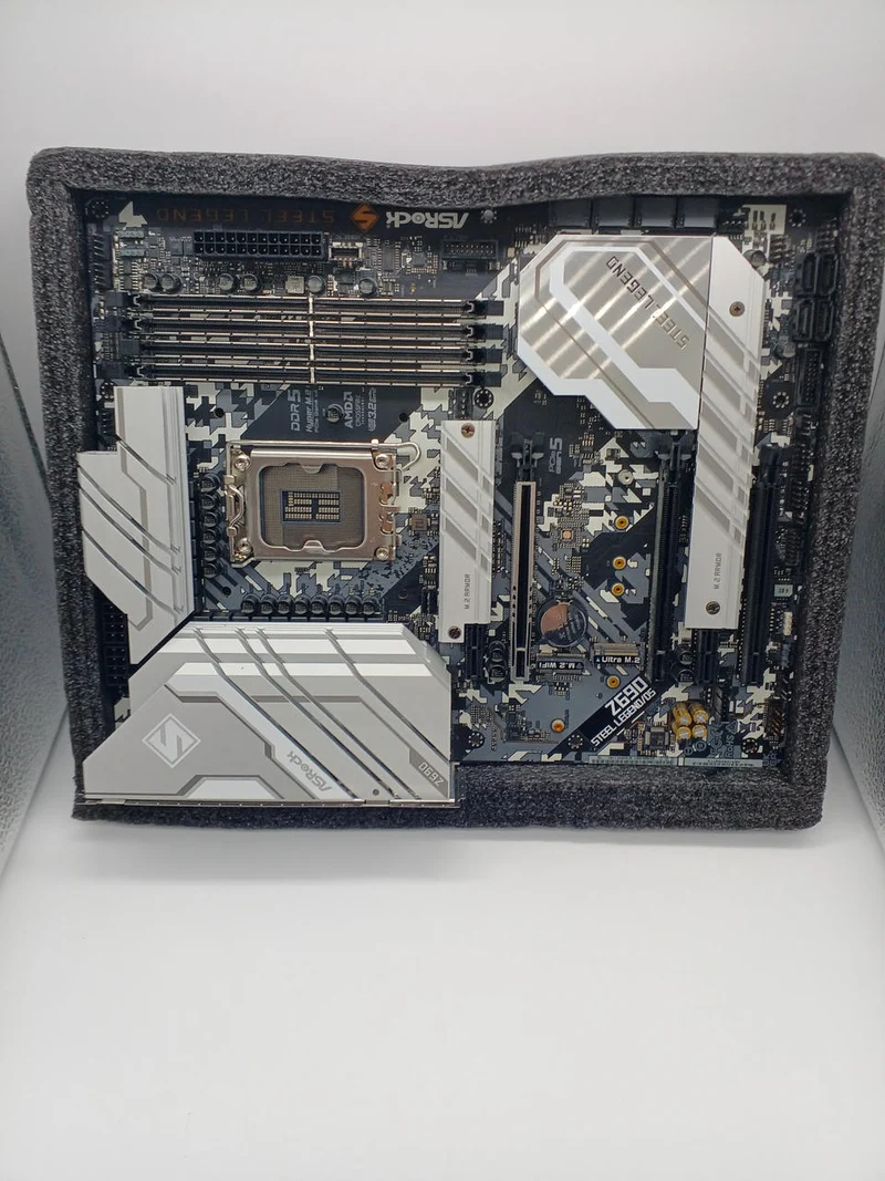 [À DÉCHETER] Carte mère ASROCK : Z690STEELLEGEND D5
