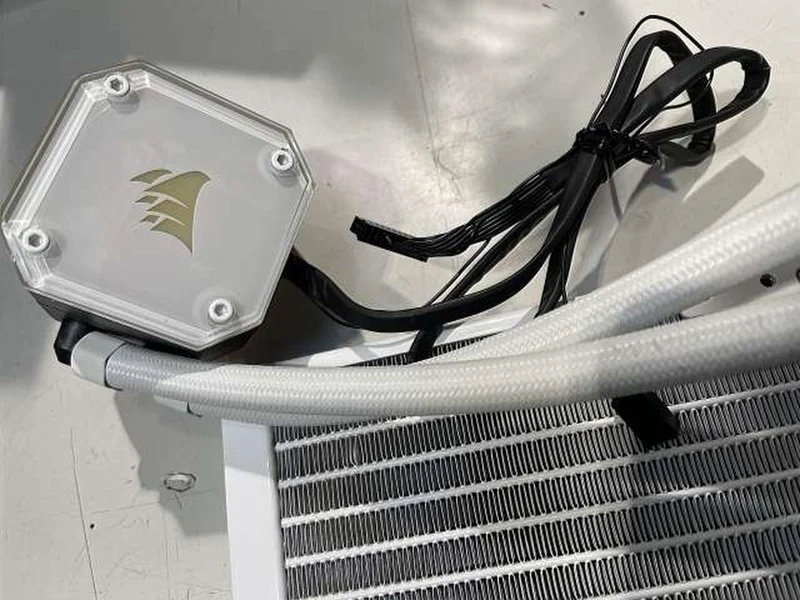 Composants de refroidissement liquide CORSAIR ICUE H100ELITE CAPELLIX