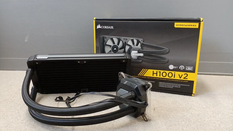 Refroidisseur de processeur CORSAIR H100I V2