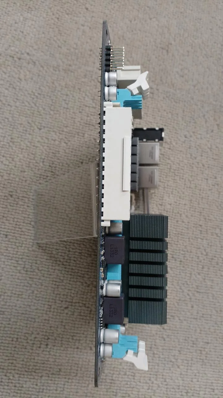 [À DÉCHETER] Carte mère GIGABYTE GA-C1037UN-EU