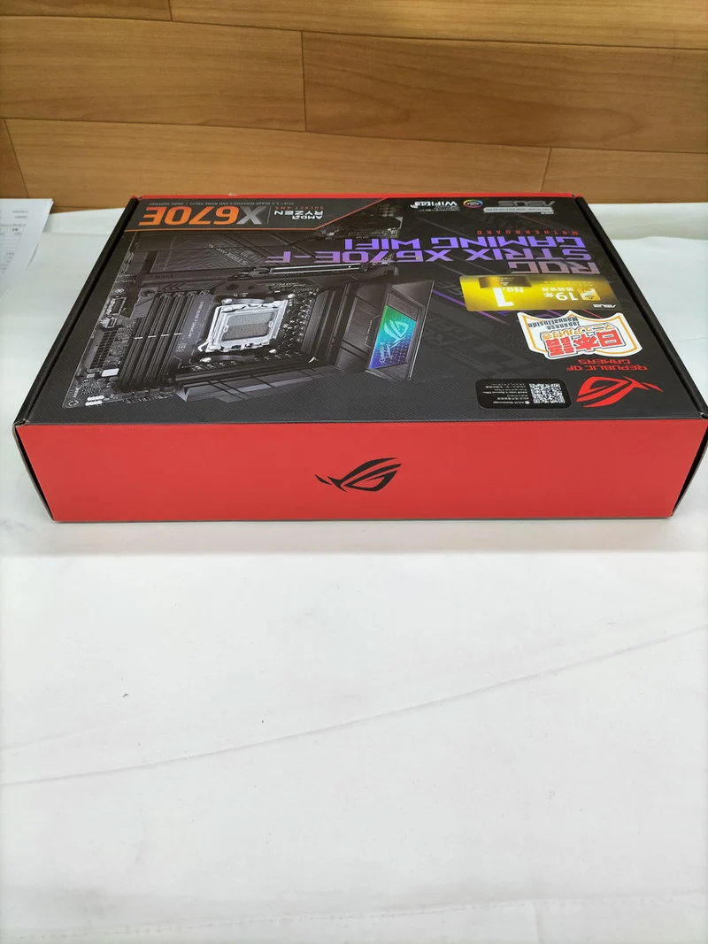 Carte mère ASUS ROG STRIX X670E-F compatible AMD