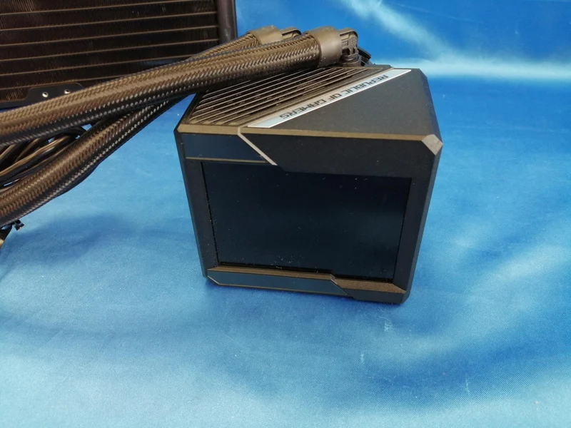 Refroidisseur de processeur à refroidissement liquide ASUS ROG RYUJIN II 240