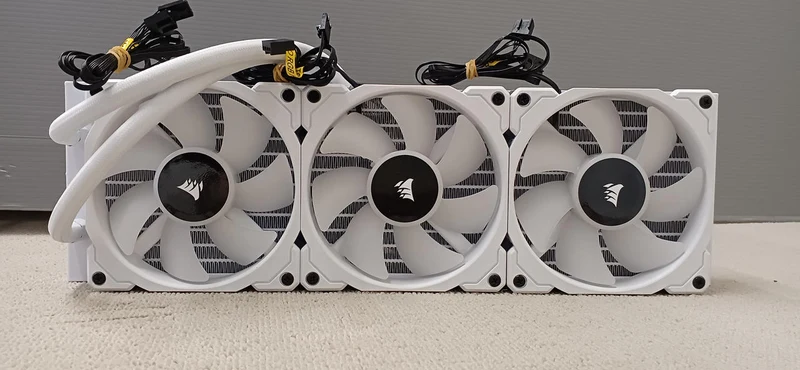 [À NE PAS UTILISER] Refroidisseur de processeur à eau CORSAIR RWF0047