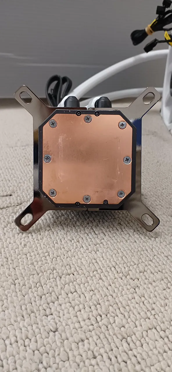 [À NE PAS UTILISER] Refroidisseur de processeur à eau CORSAIR RWF0047