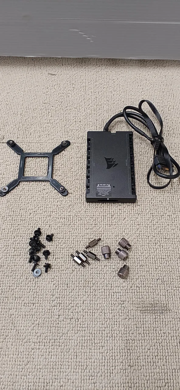 [À NE PAS UTILISER] Refroidisseur de processeur à eau CORSAIR RWF0047
