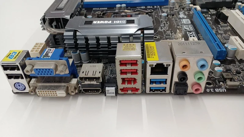 Carte mère ASROCK Z68 EXTREME4