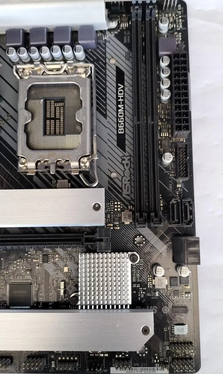 [À DÉCHETER] Carte mère ASROCK B660M-HDV