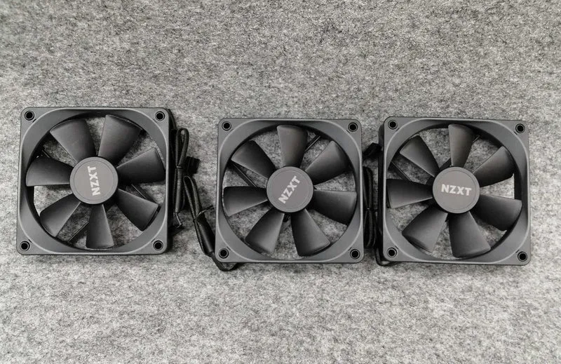 Refroidisseur de processeur à refroidissement liquide NZXT KRAKEN X73