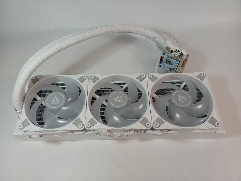 Refroidisseur de processeur à eau froide MSI MAG CORELIQUID I360