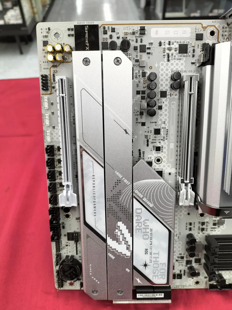 Carte mère ASUS STRIX Z890-A GAMING WIFI