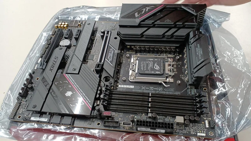 Carte mère ASUS ROG STRIX B650E-F GAMING WIFI