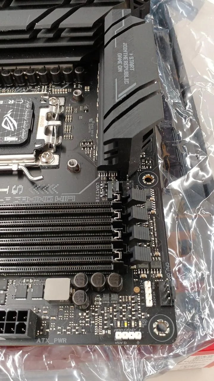 Carte mère ASUS ROG STRIX B650E-F GAMING WIFI