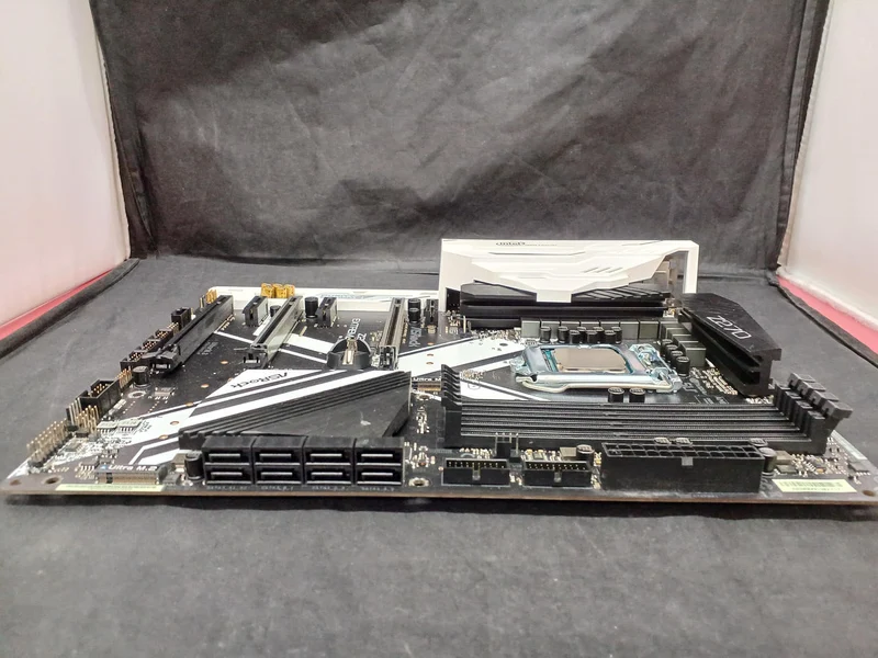 Carte mère ASROCK EXTREME4 Z270