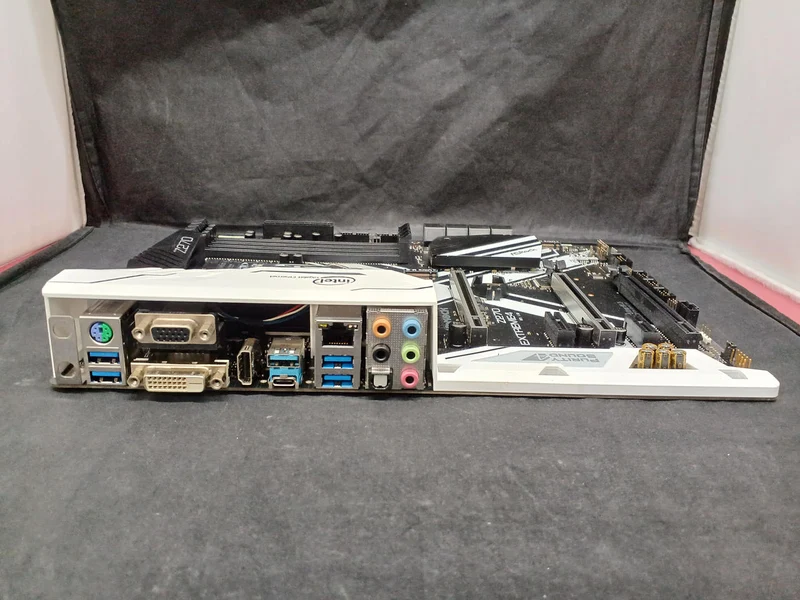 Carte mère ASROCK EXTREME4 Z270