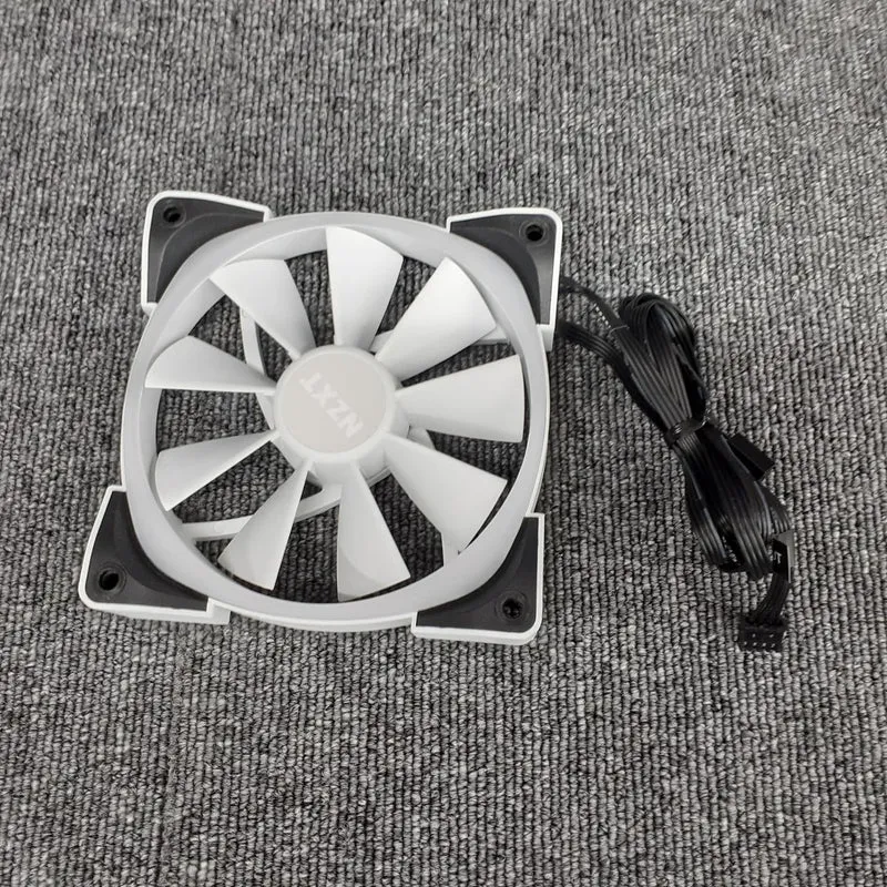 Système de refroidissement liquide NZXT KRAKEN X73 RGB