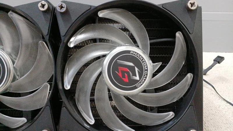 [À DÉCHETER] Refroidisseur de processeur COOLER MASTER MLX-D24M-A20PC-RP