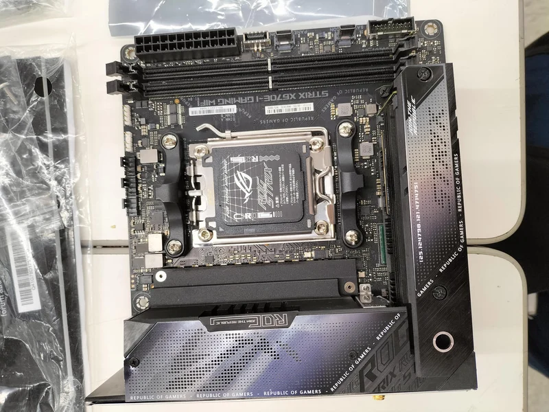 Carte mère ASUS : STRIX X670E-I GAMING WIFI