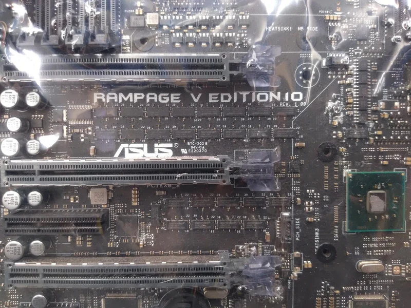 Carte mère ASUS RAMPAGE V EDITION1