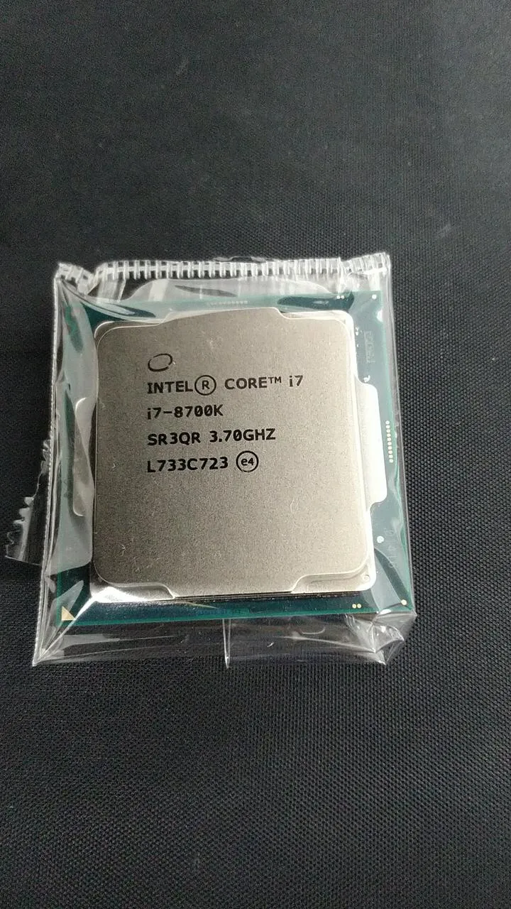 Processeur Intel i7-8700K SR3QR