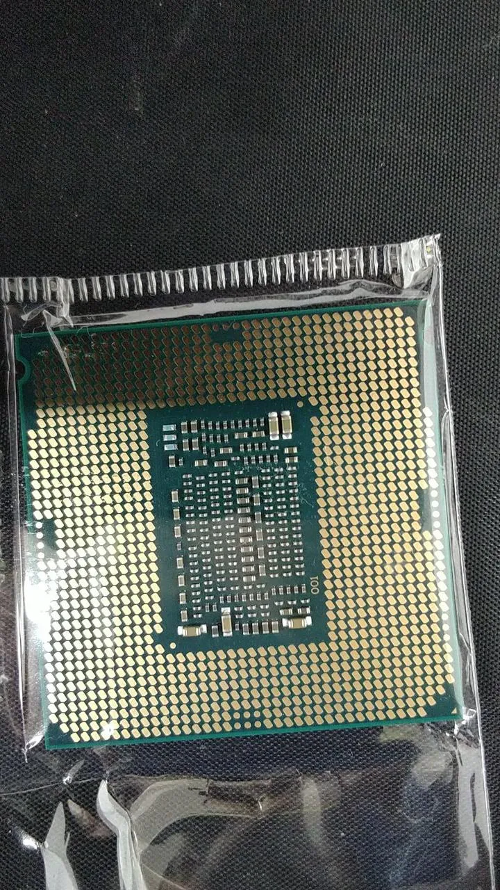 Processeur Intel i7-8700K SR3QR