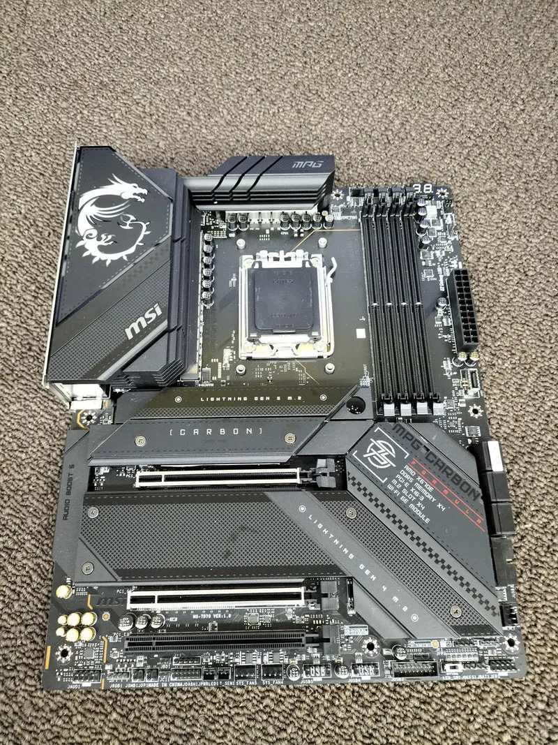 Carte mère MSI X670E CARBON WIFI