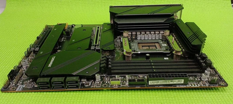 Carte mère MSI MAGZ790 TOMAHAWK WIFI
