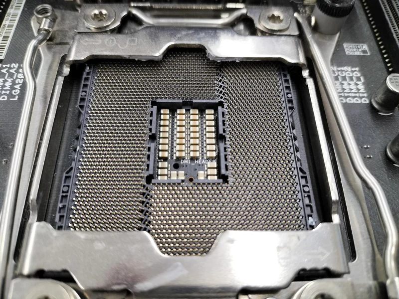Carte mère ASUS ROG RAMPAGE VI EXTREME compatible Intel