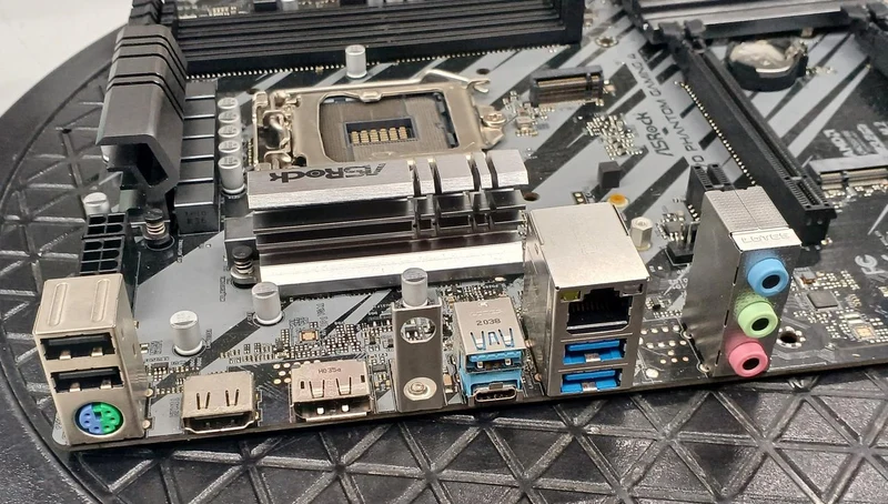 Carte mère ASROCK H470 PHANTOM GAMING4