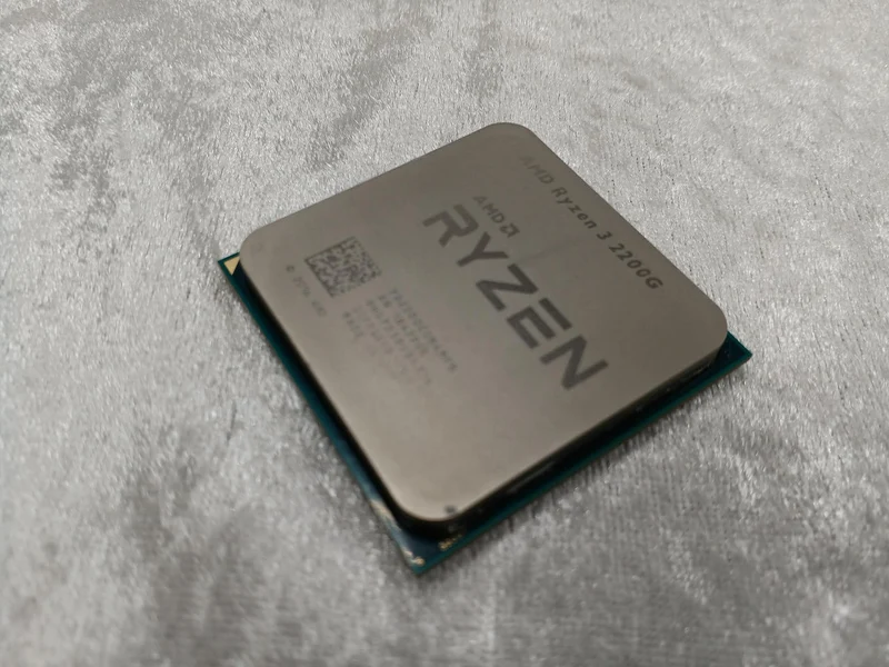 Processeur AMD Ryzen 3 2200G