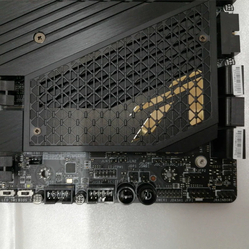Carte mère MSI MEG Z690 ACE