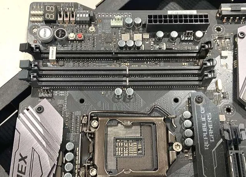 Carte mère ASUS ROG MAXIMUS X APEX compatible Intel