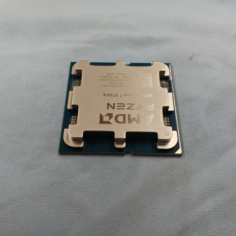 Processeur AMD Ryzen 7 9700X