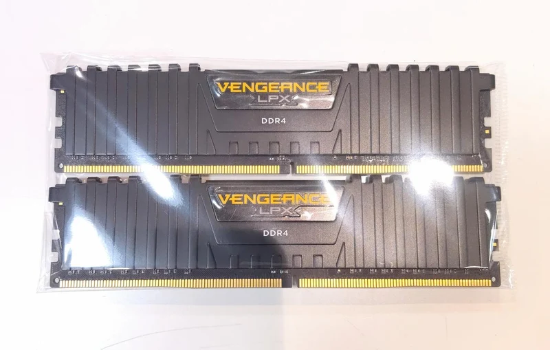 Paire de mémoire VENGEANCE PC CMK16GX4M2A2666C16